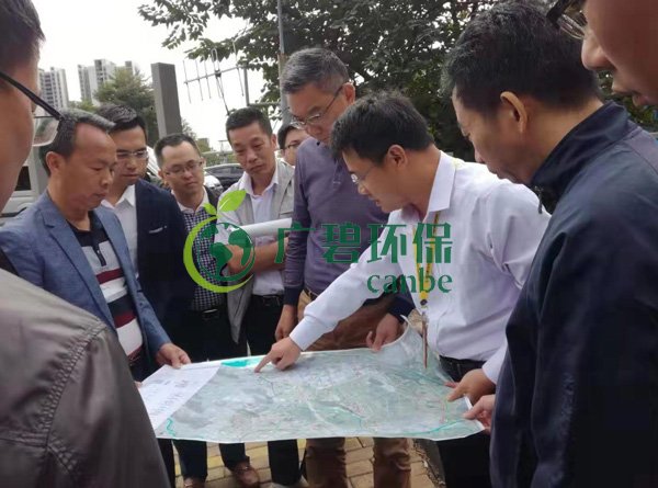 大良街道、順控環(huán)保水務(wù)等領(lǐng)導(dǎo)到金陡涌黑臭水體治理現(xiàn)場(chǎng)視察工作(圖1)